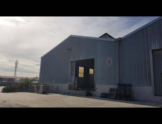 328M² FACTORY TO LET IN BLACKHEATH INDUSTRIAL